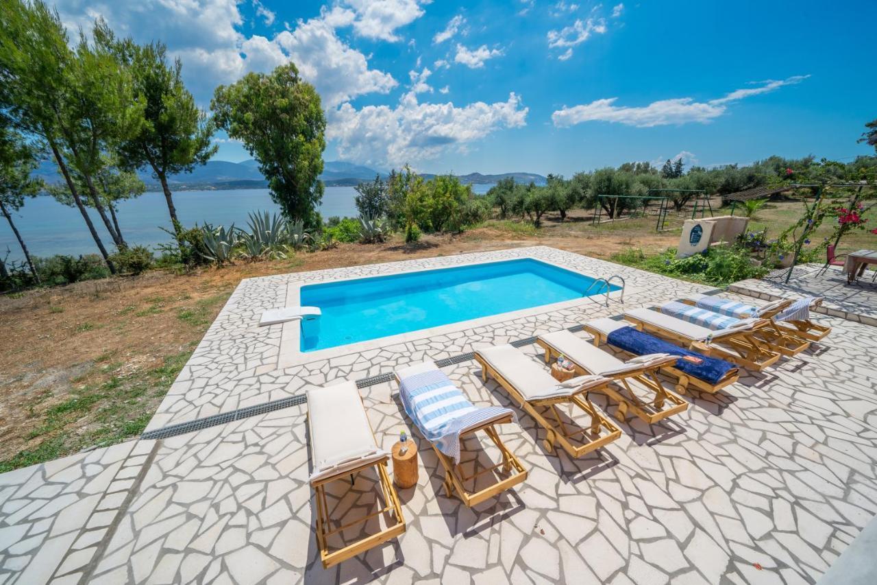 Villa Ostria Lixouri Exterior photo