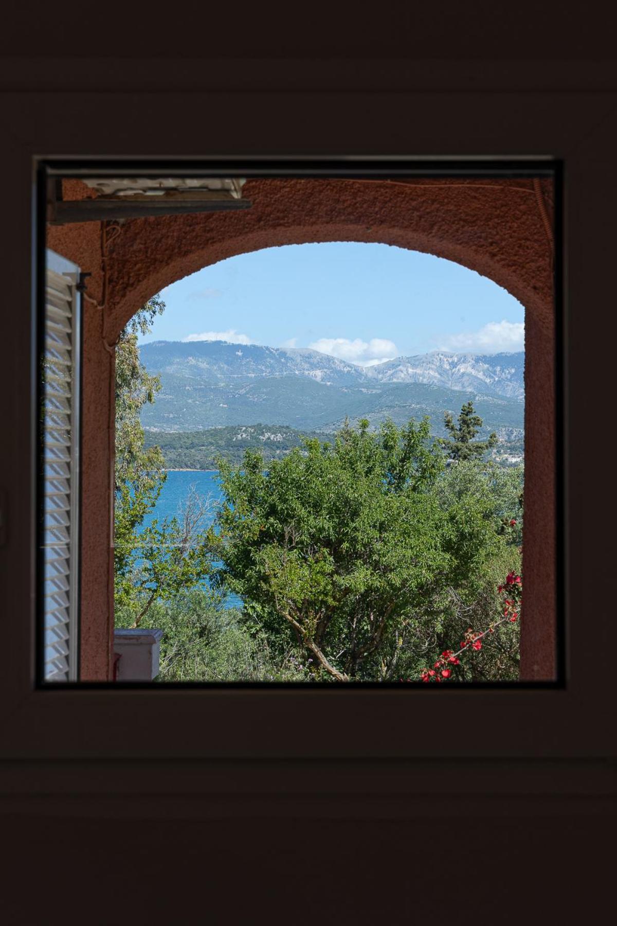 Villa Ostria Lixouri Exterior photo