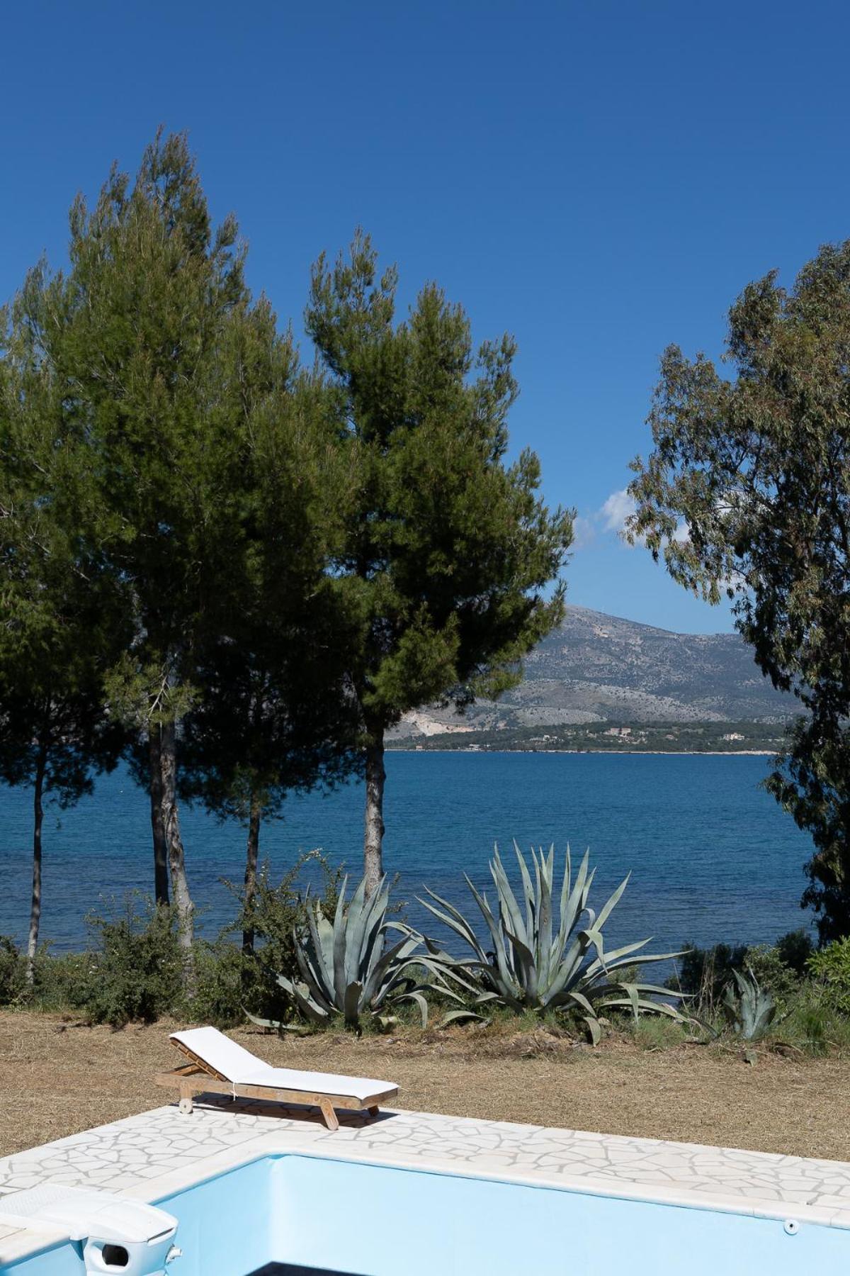 Villa Ostria Lixouri Exterior photo