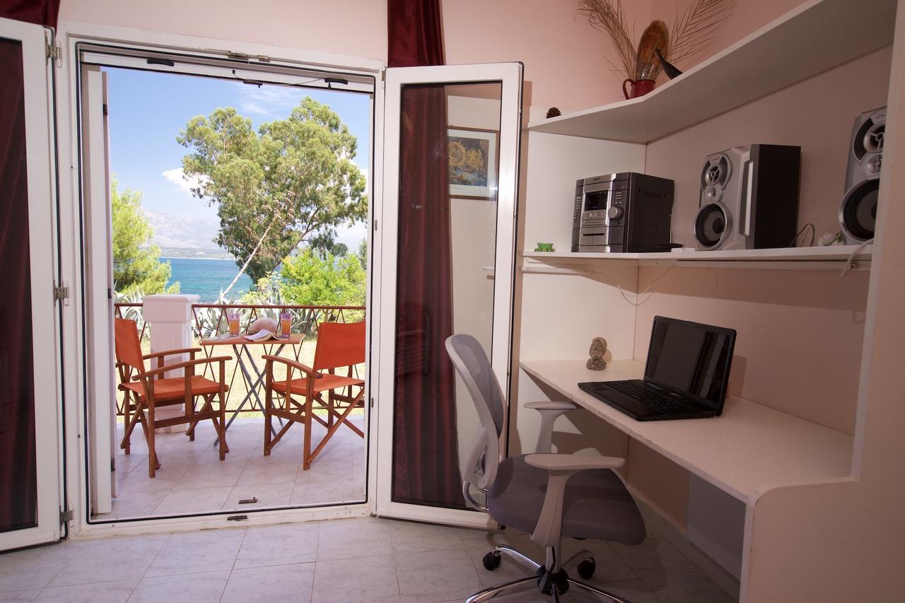 Villa Ostria Lixouri Exterior photo